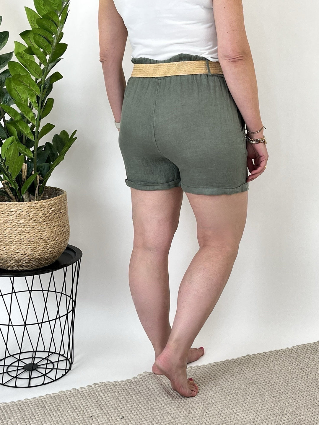 Leinenshorts mit Ziergürtel, khaki von Bella Vita - Mode &amp; Lifestyle
