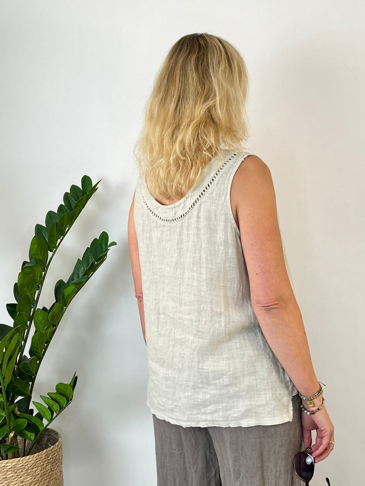 Leinentop mit Crochet-Bordüre, beige von Bella Vita - Mode &amp; Lifestyle