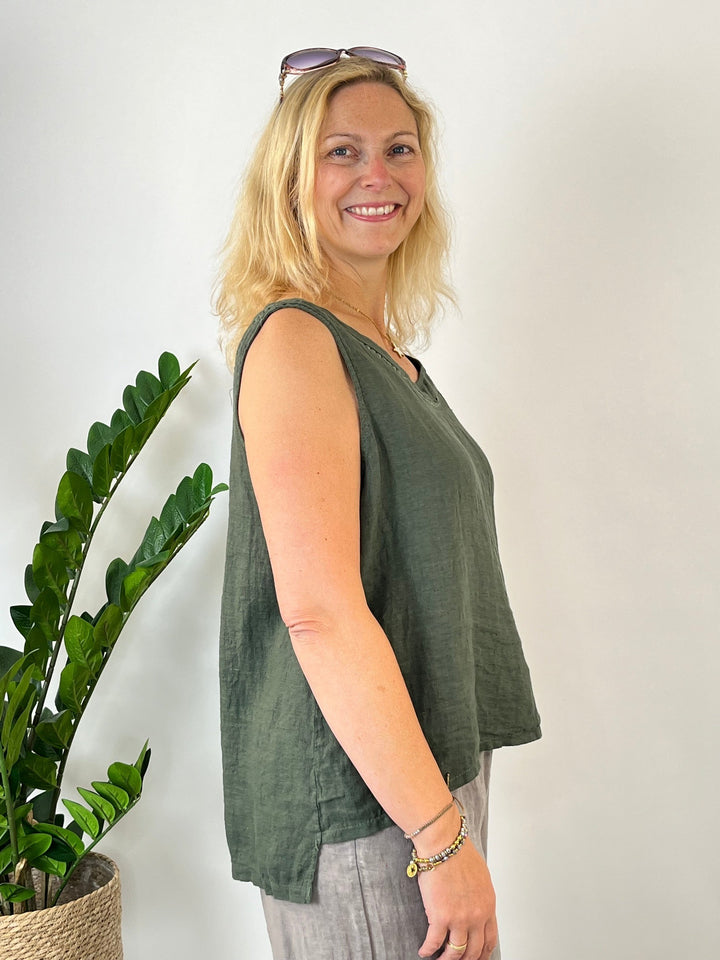 Leinentop mit Crochet-Bordüre, khaki von Bella Vita - Mode &amp; Lifestyle