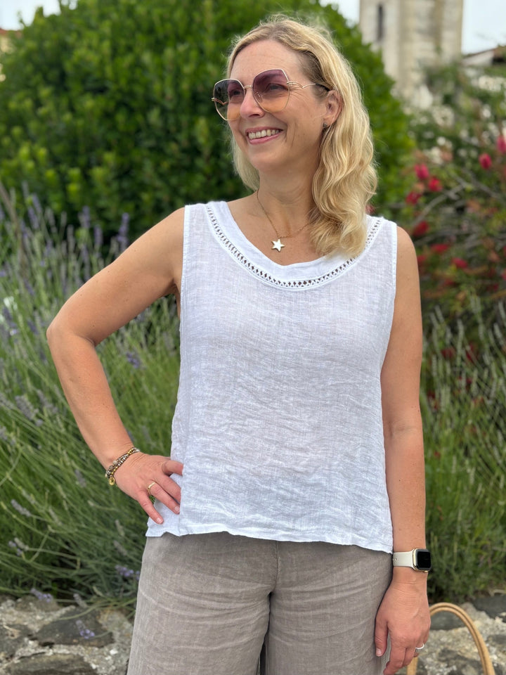 Leinentop mit Crochet-Bordüre, weiß von Bella Vita - Mode &amp; Lifestyle