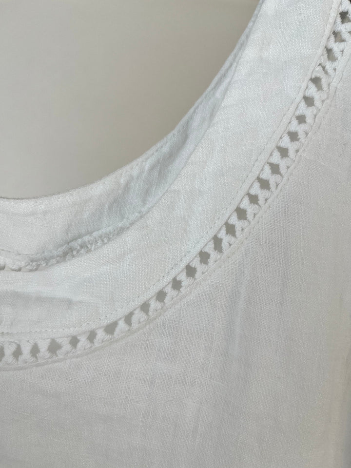 Leinentop mit Crochet-Bordüre, weiß von Bella Vita - Mode &amp; Lifestyle