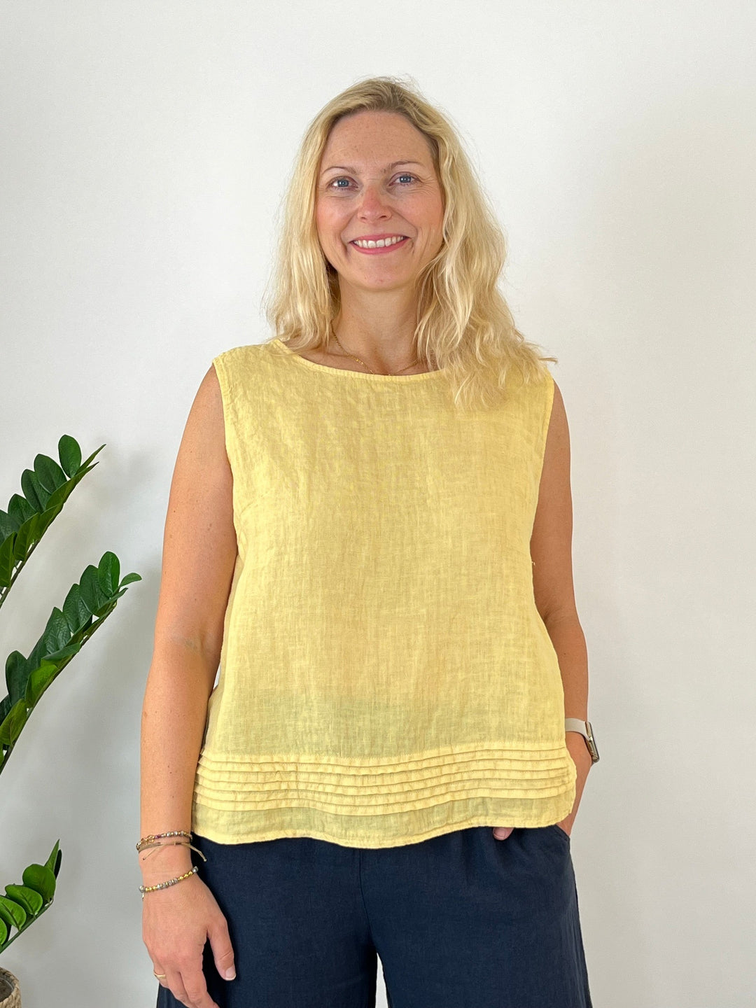 Leinentop mit Zierfalten, gelb von Bella Vita - Mode &amp; Lifestyle