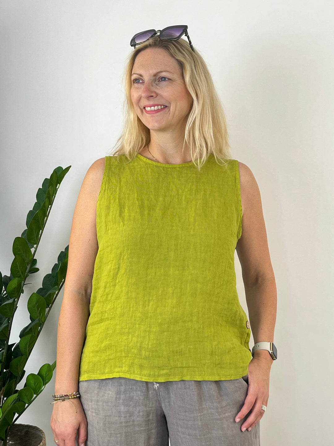 Leinentop mit Zierknöpfen, grün von Bella Vita - Mode &amp; Lifestyle