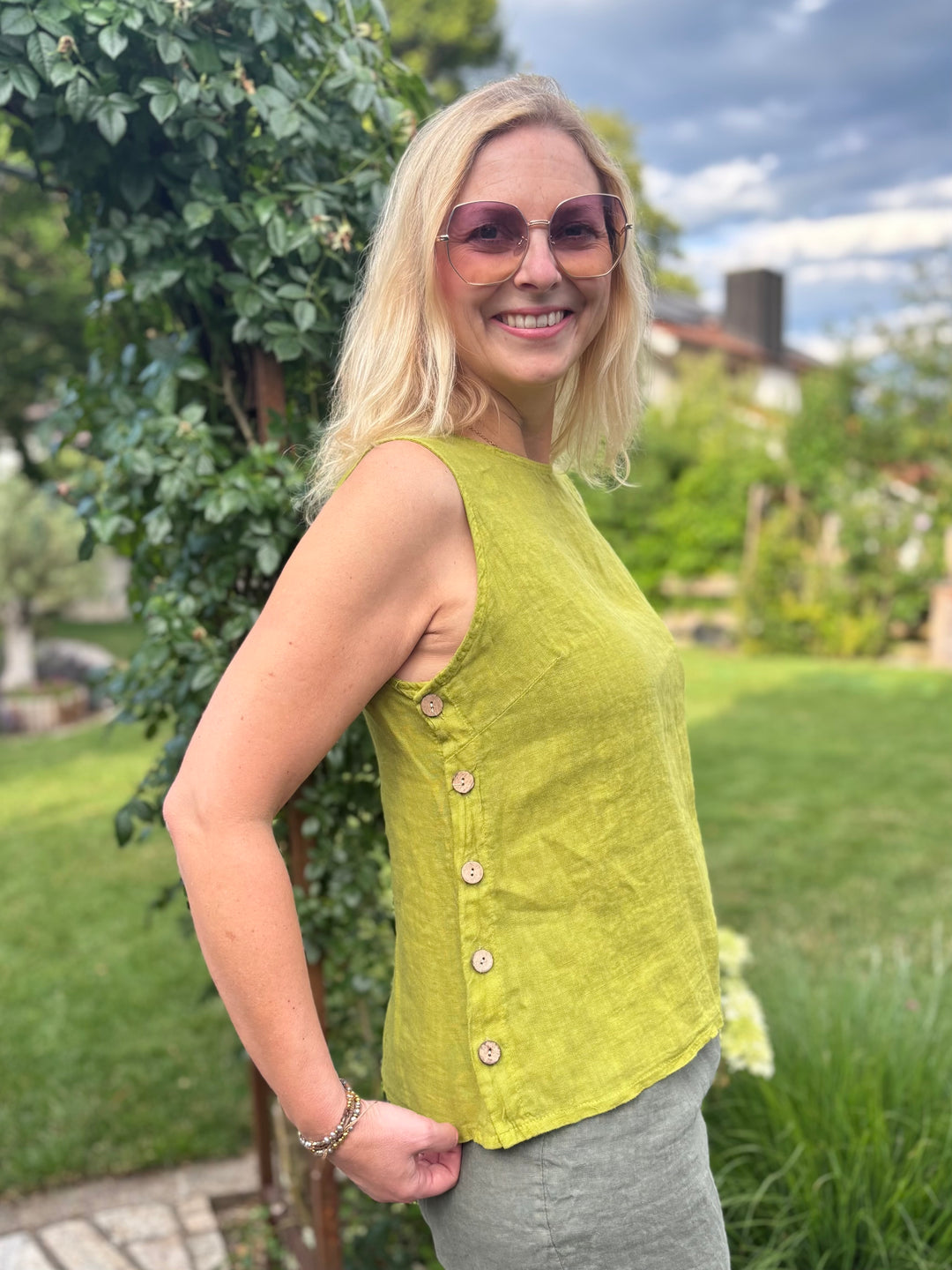 Leinentop mit Zierknöpfen, grün von Bella Vita - Mode &amp; Lifestyle