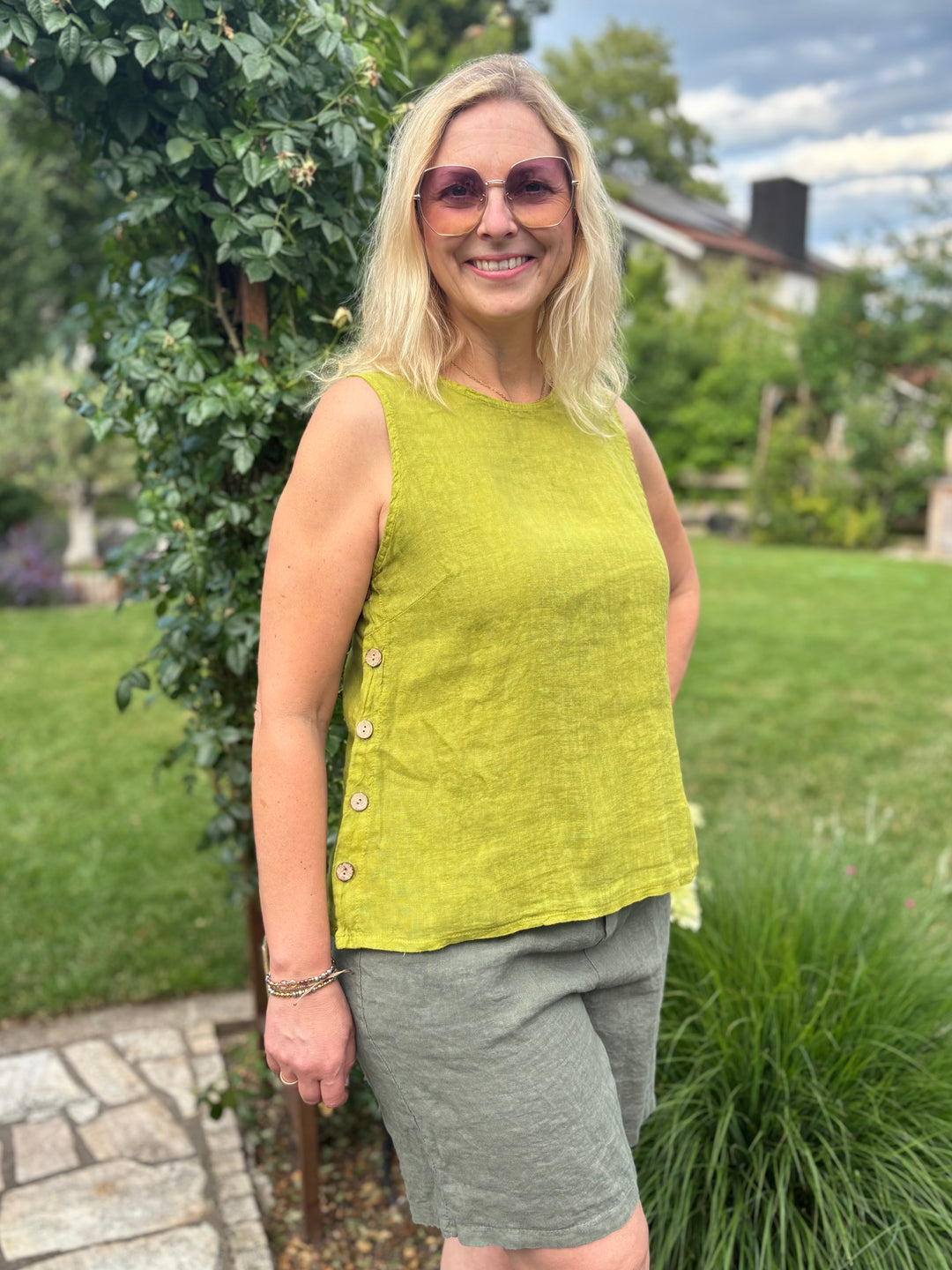 Leinentop mit Zierknöpfen, grün von Bella Vita - Mode &amp; Lifestyle