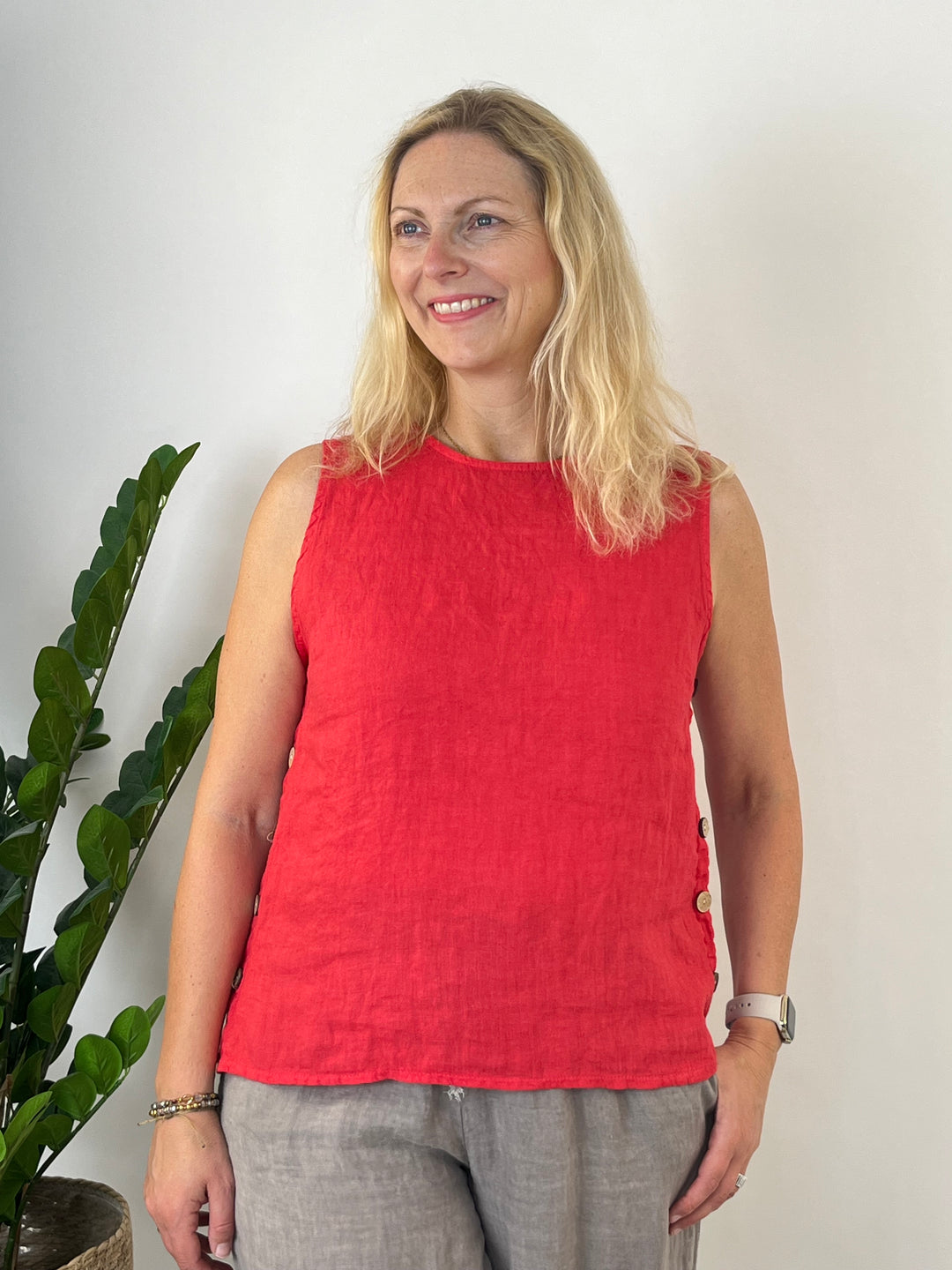 Leinentop mit Zierknöpfen, rot von Bella Vita - Mode &amp; Lifestyle