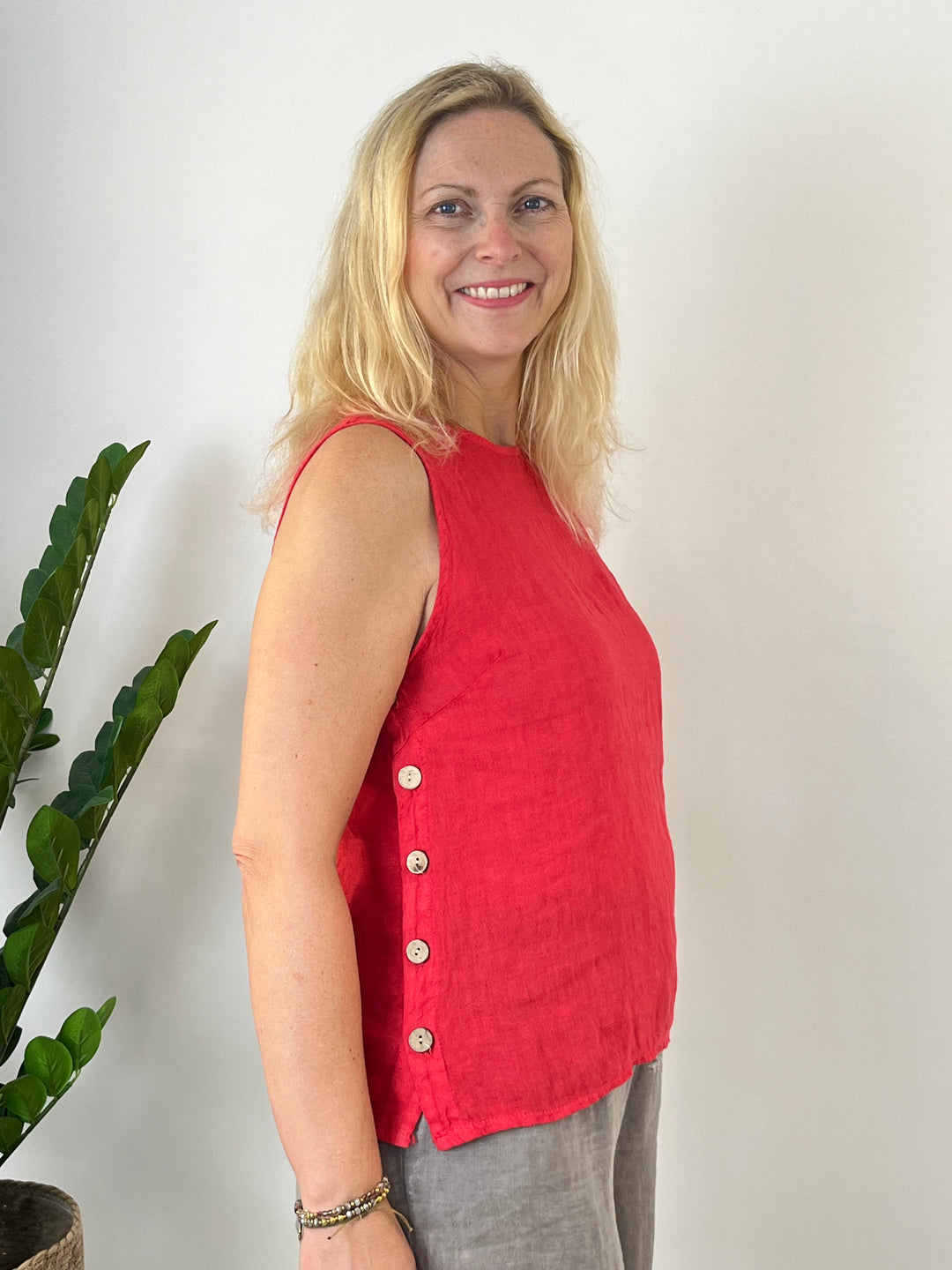 Leinentop mit Zierknöpfen, rot von Bella Vita - Mode &amp; Lifestyle