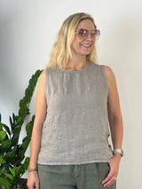 Leinentop mit Zierknöpfen, taupe von Bella Vita - Mode & Lifestyle
