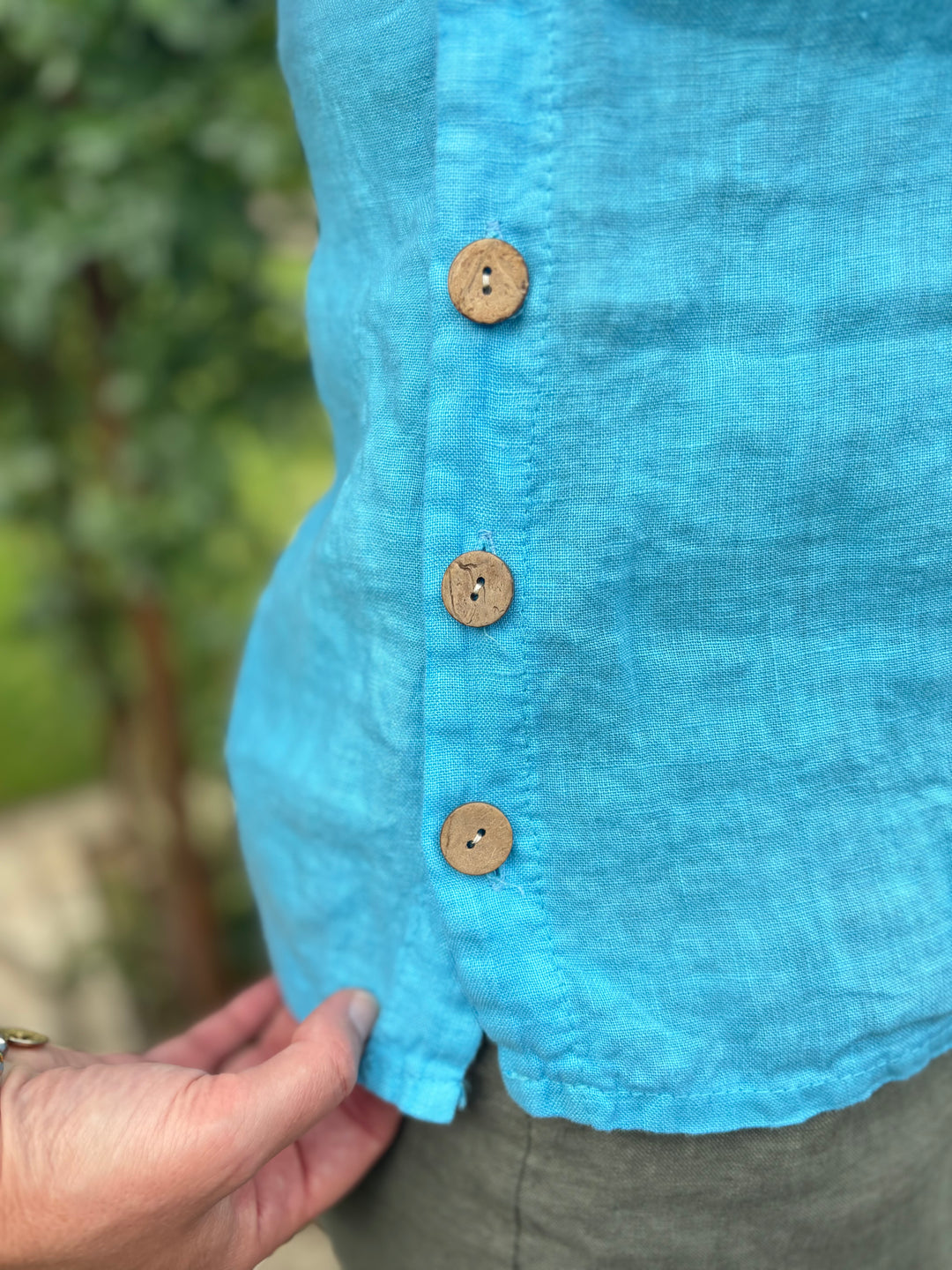 Leinentop mit Zierknöpfen, türkis von Bella Vita - Mode &amp; Lifestyle