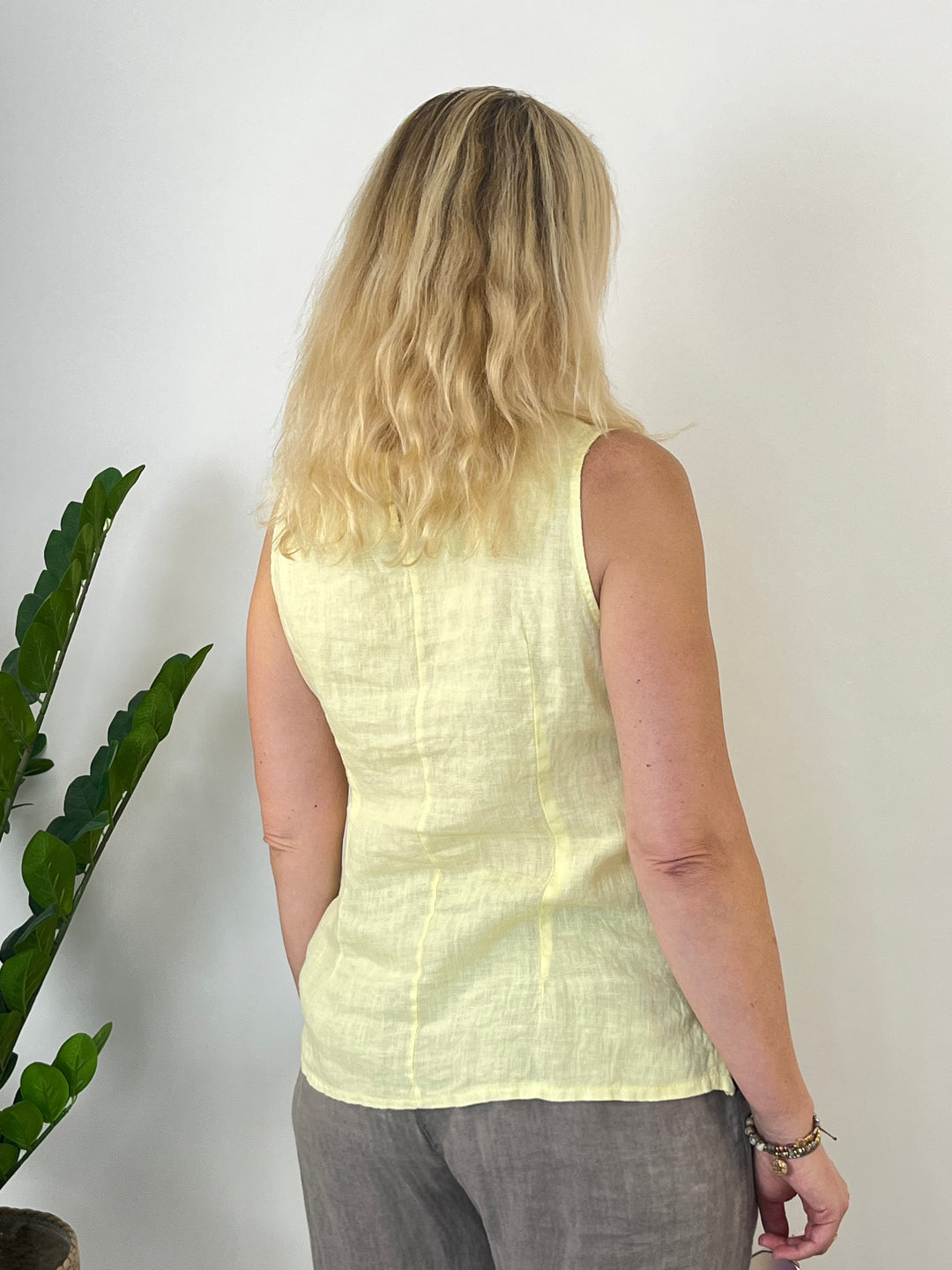 Leinentop mit Zierknöpfen, vanillegelb von Bella Vita - Mode &amp; Lifestyle
