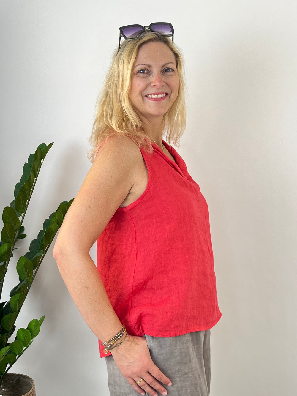Leinentop mit weitem Kragen, rot von Bella Vita - Mode & Lifestyle