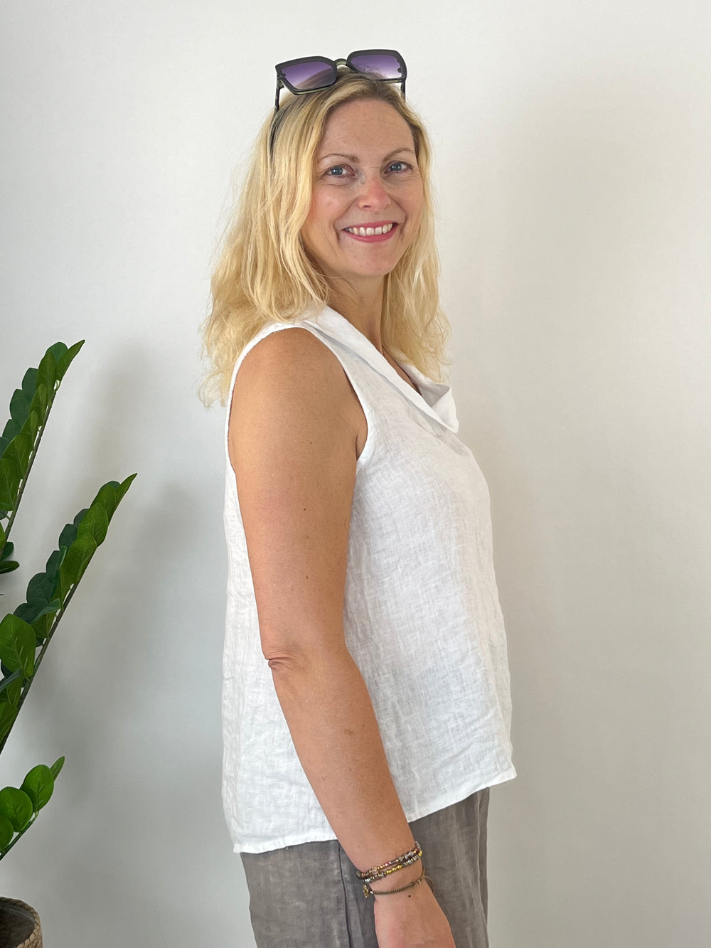 Leinentop mit weitem Kragen, weiß von Bella Vita - Mode & Lifestyle