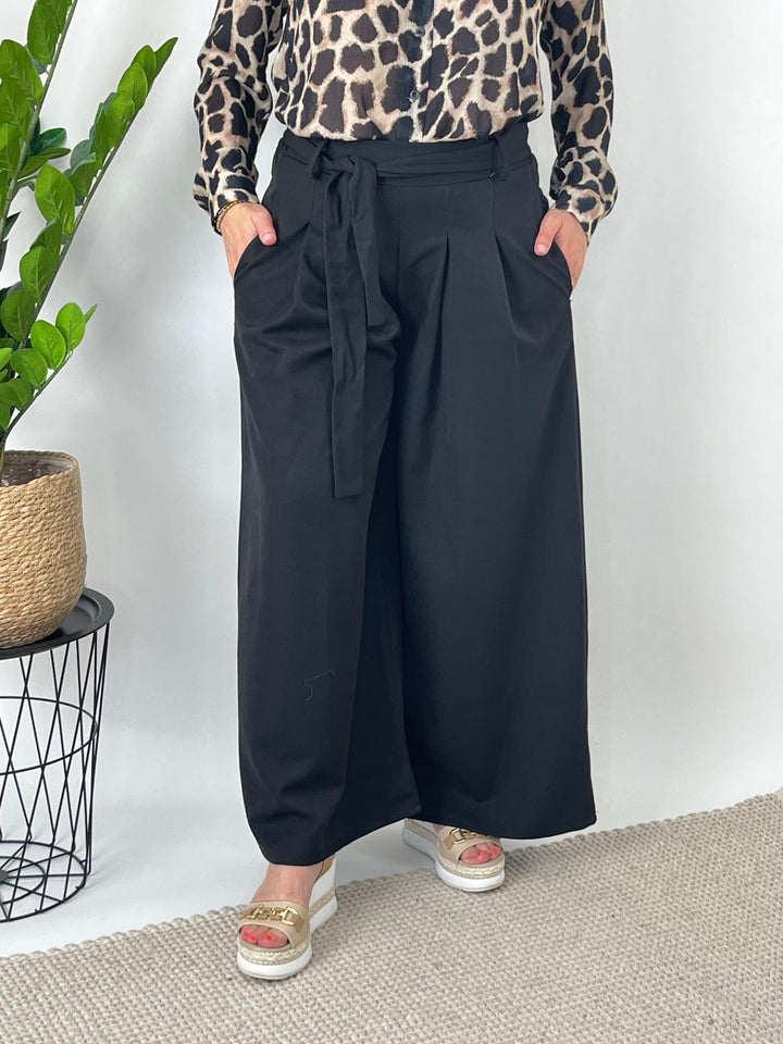 Schwarze Marlenehose mit Schleifenbund vorne Taschen hohe Taille