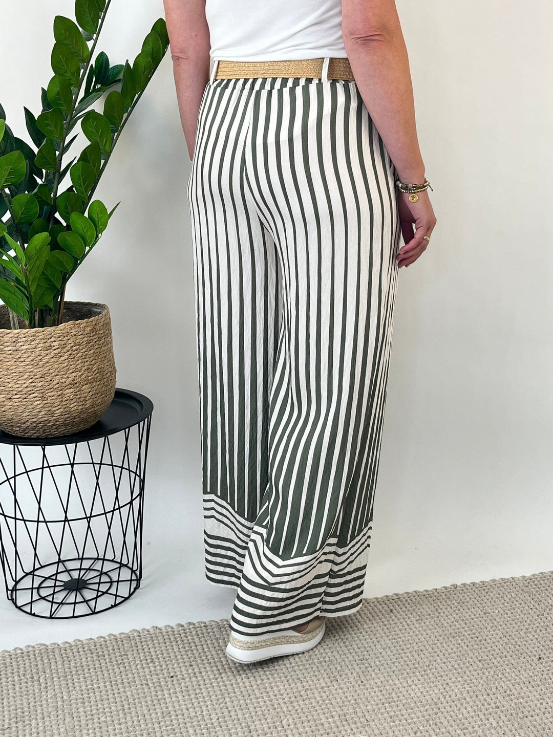 Marlenehose mit Streifendruck und Ziergürtel von Bella Vita - Mode &amp; Lifestyle