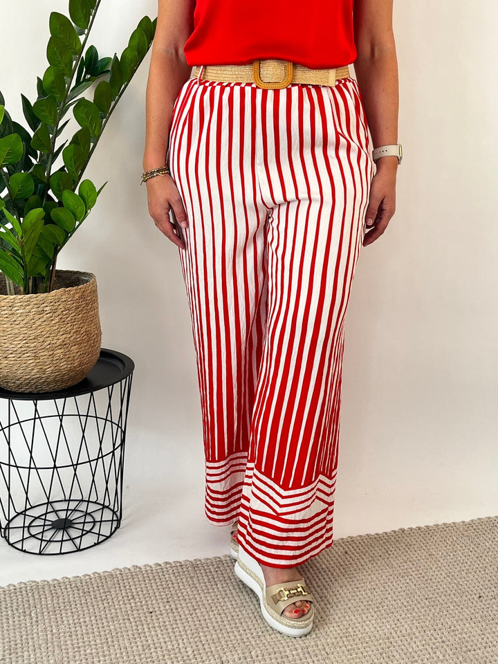 Marlenehose mit Streifendruck und Ziergürtel Rot One Size von Bella Vita - Mode &amp; Lifestyle