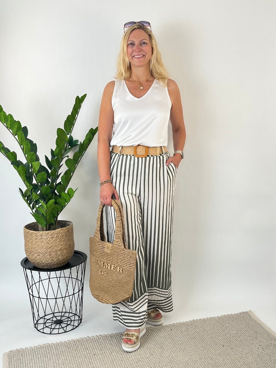 Marlenehose mit Streifendruck und Ziergürtel von Bella Vita - Mode &amp; Lifestyle