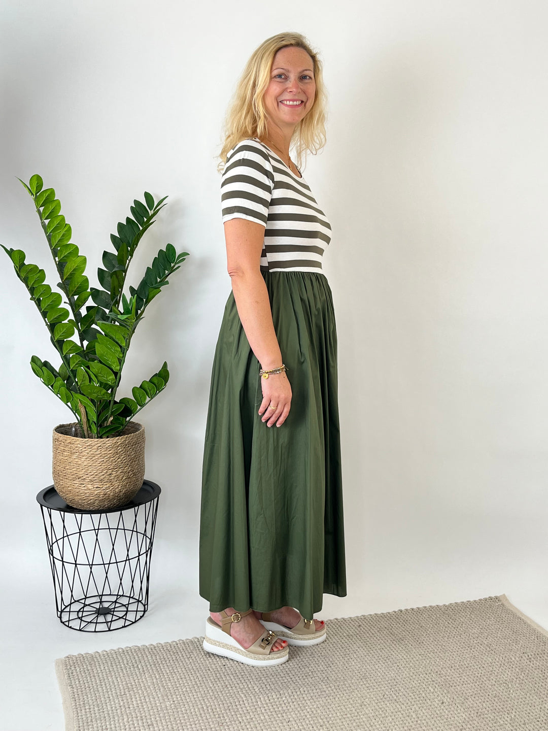Maxikleid Casual Chic, khaki-weiß von Bella Vita - Mode &amp; Lifestyle