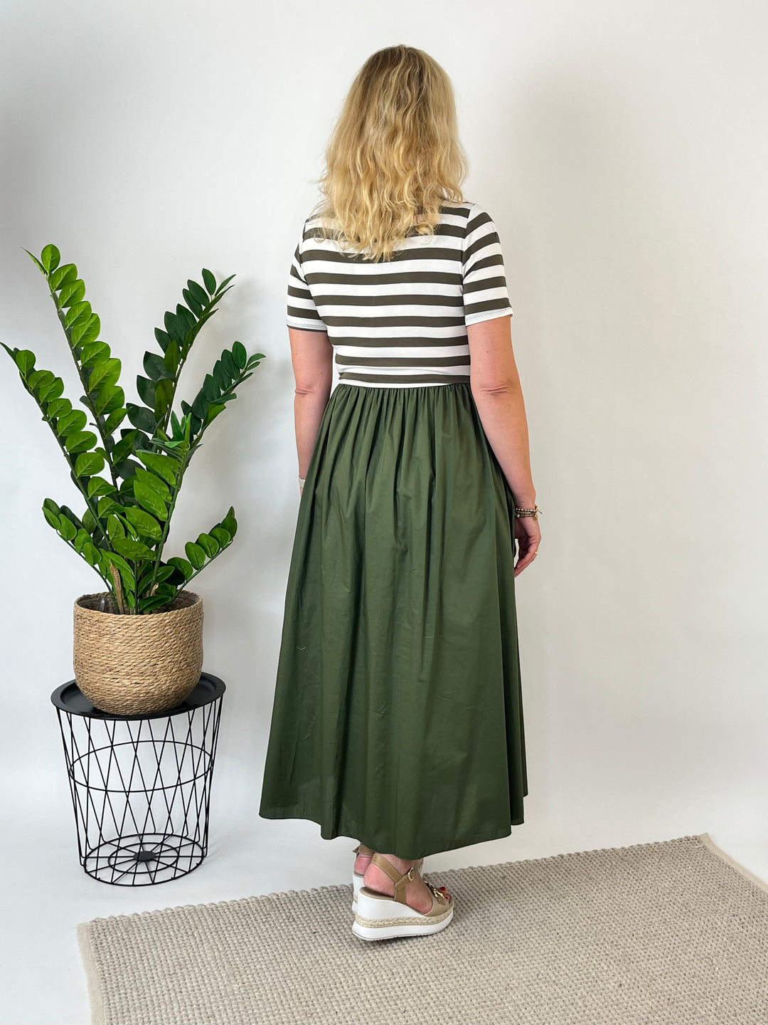 Maxikleid Casual Chic, khaki-weiß von Bella Vita - Mode &amp; Lifestyle