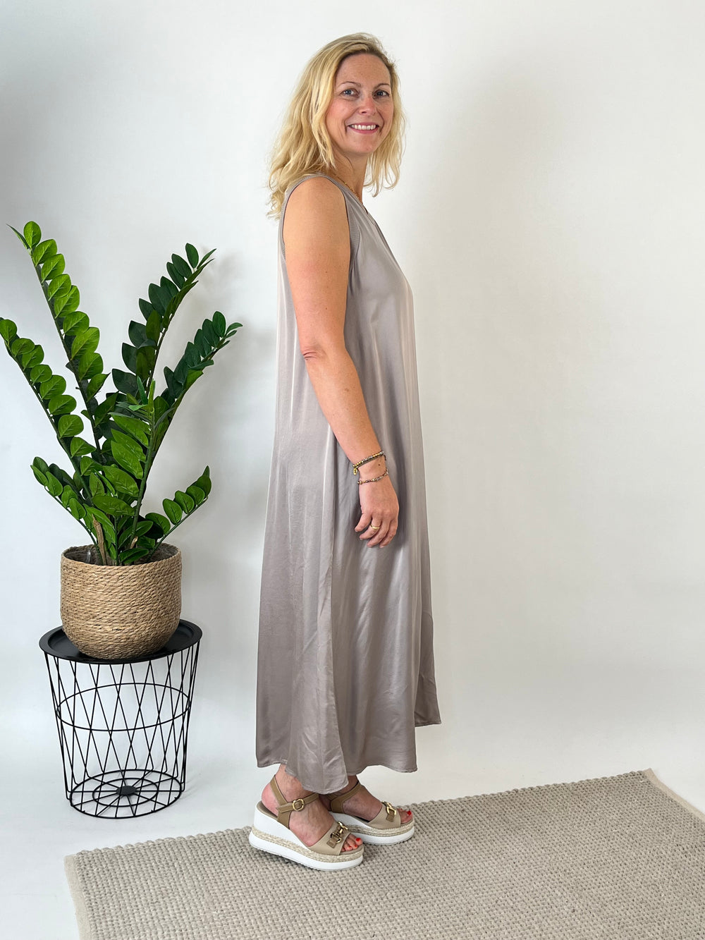 Maxikleid Easy Chic, taupe von Bella Vita - Mode & Lifestyle