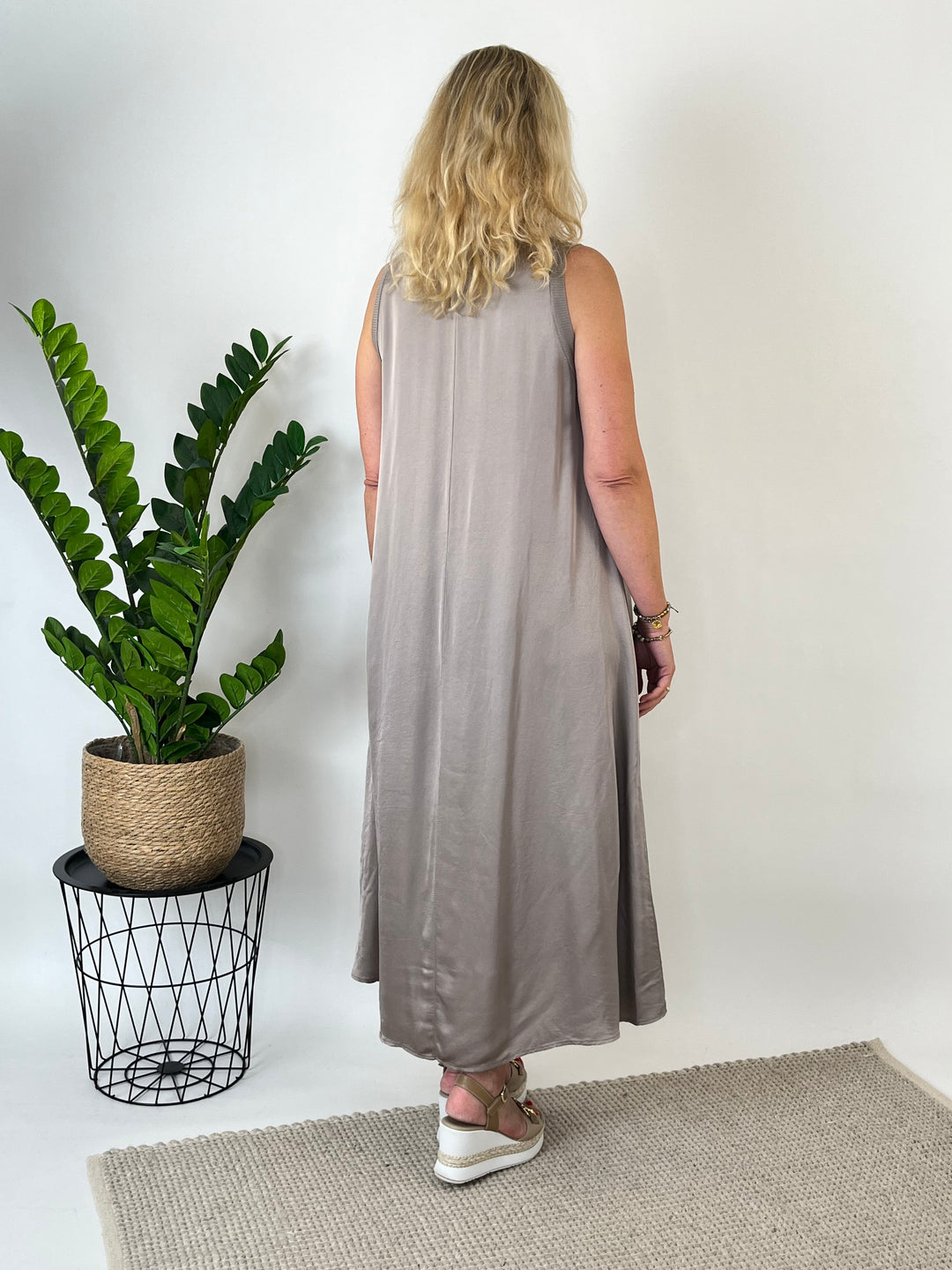 Maxikleid Easy Chic, taupe von Bella Vita - Mode &amp; Lifestyle