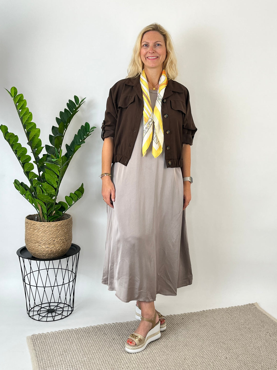 Maxikleid Easy Chic, taupe von Bella Vita - Mode &amp; Lifestyle