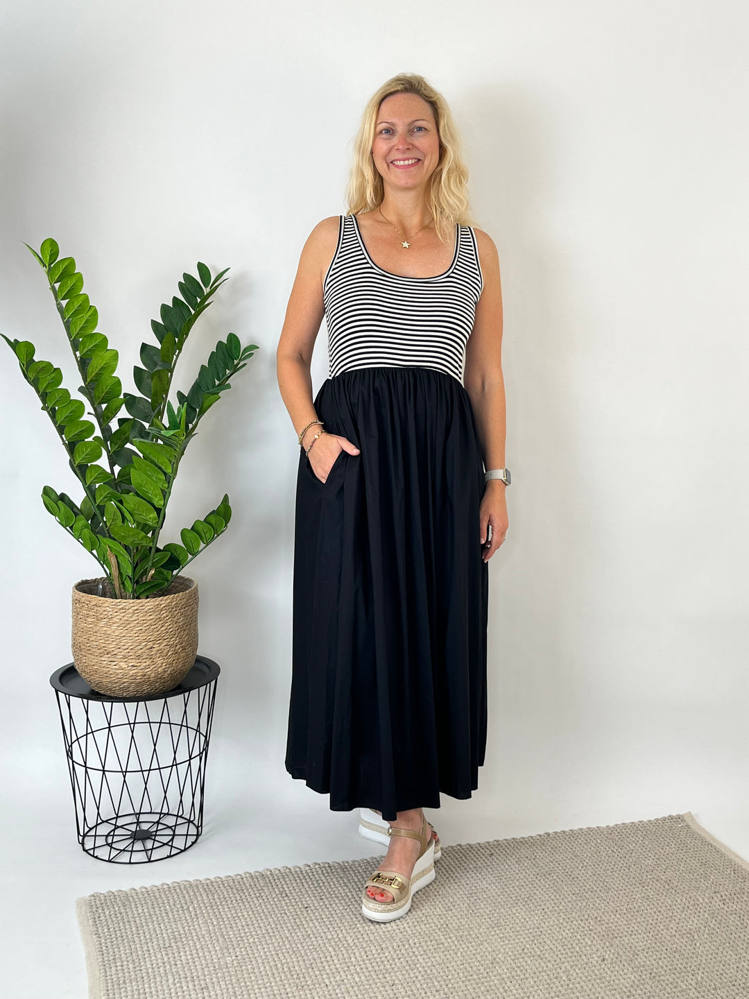Maxikleid Easy Stripes, schwarz-weiß von Bella Vita - Mode &amp; Lifestyle