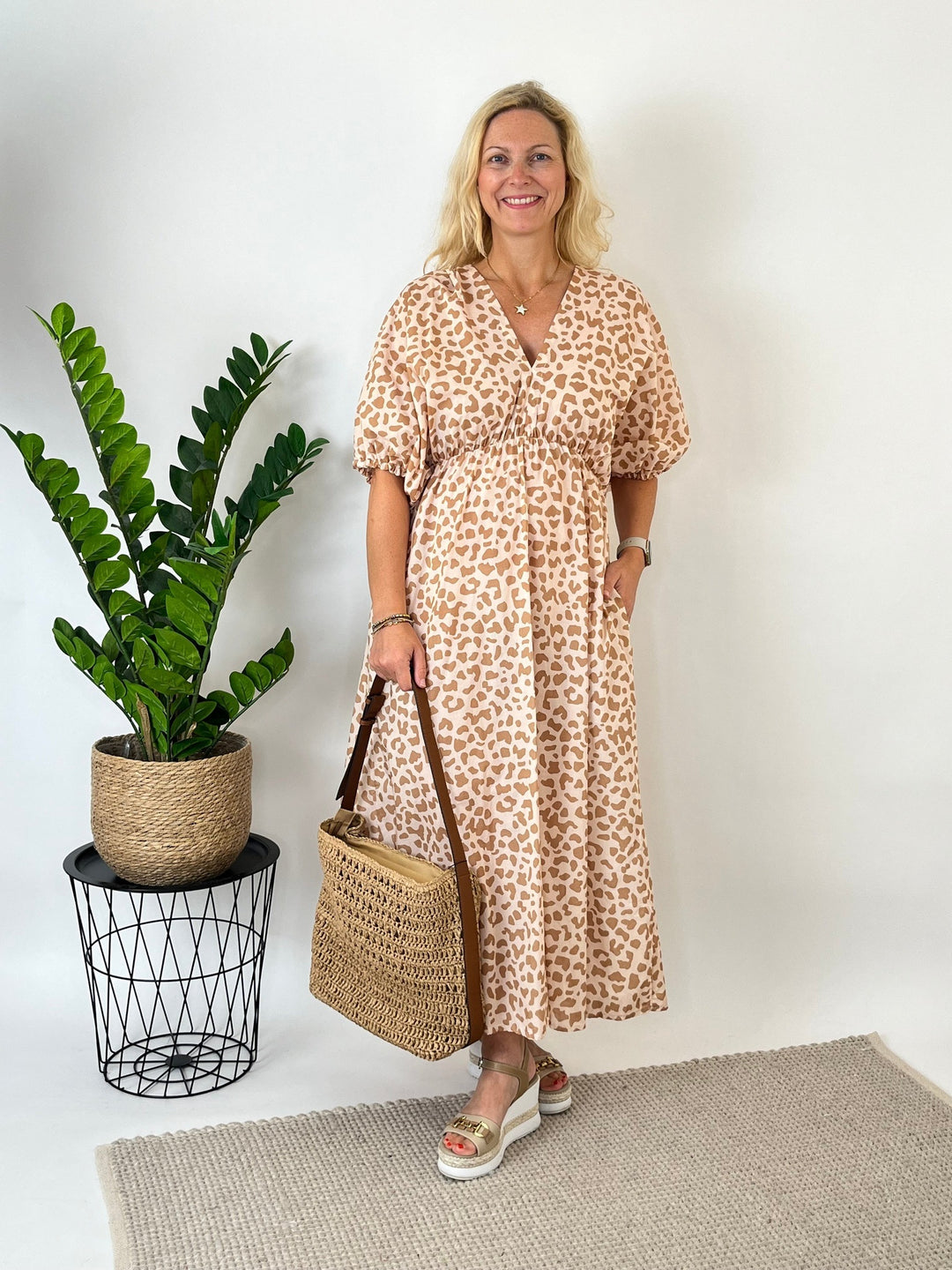 Maxikleid Leo Love, beige von Bella Vita - Mode &amp; Lifestyle