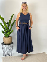 Maxikleid aus Viskose mit Ziergürtel, marine von Bella Vita - Mode & Lifestyle