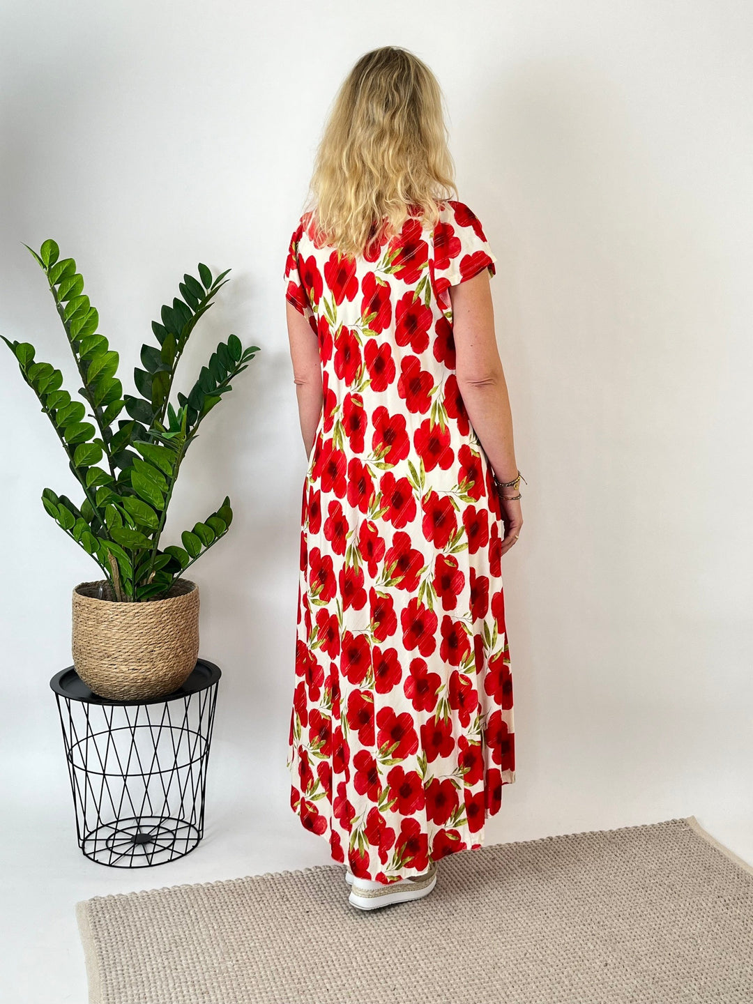 Maxikleid floral mit Glanzfaden, rot von Bella Vita - Mode &amp; Lifestyle