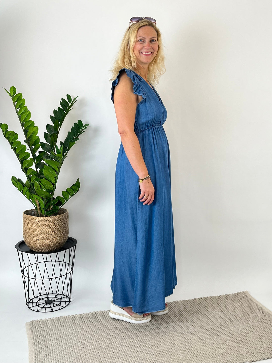 Maxikleid in Denimoptik, blue denim von Bella Vita - Mode &amp; Lifestyle