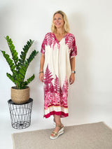 Maxikleid mit Farnprint, beere von Bella Vita - Mode & Lifestyle