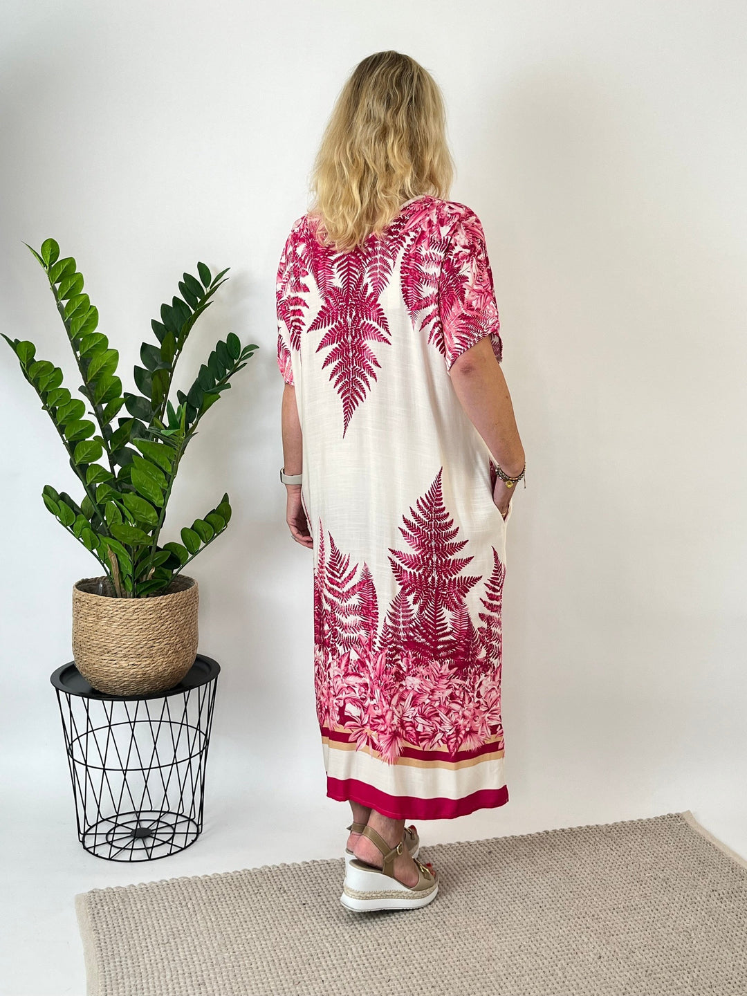 Maxikleid mit Farnprint, beere von Bella Vita - Mode &amp; Lifestyle