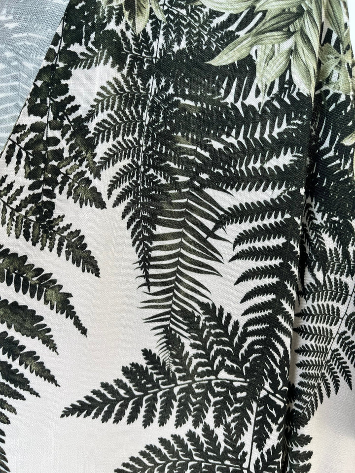 Maxikleid mit Farnprint, khaki von Bella Vita - Mode &amp; Lifestyle