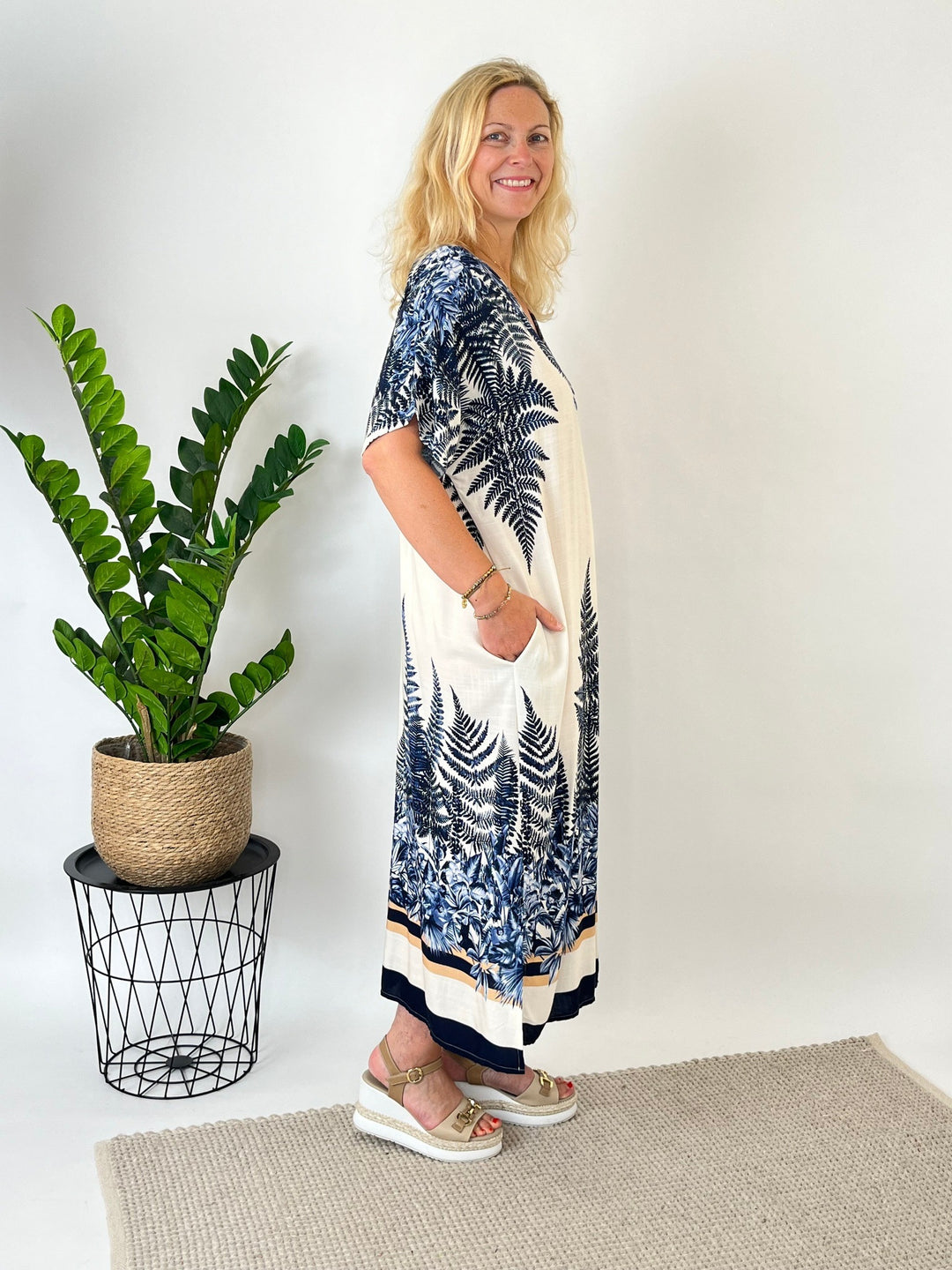 Maxikleid mit Farnprint, marine von Bella Vita - Mode &amp; Lifestyle