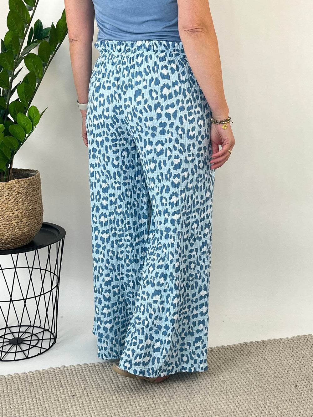 Musselinhose Leo, jeansblau von Bella Vita - Mode & Lifestyle