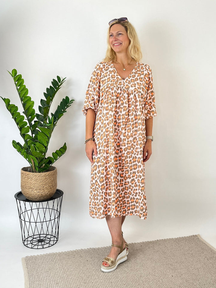 Musselinkleid Leo, apricot von Bella Vita - Mode &amp; Lifestyle