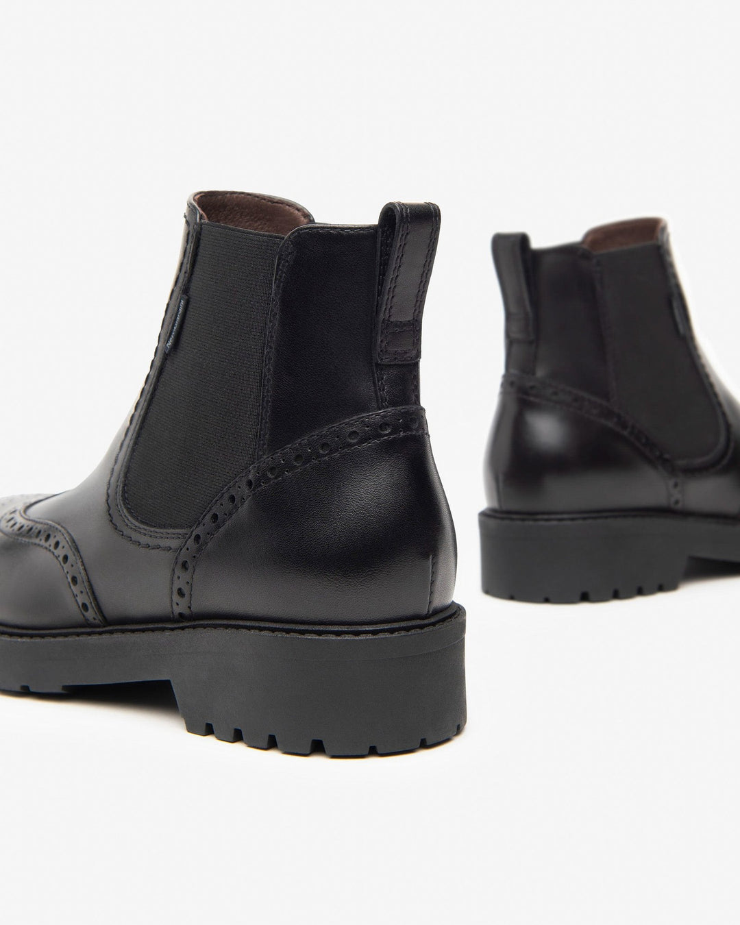 NeroGiardini Chelsea Boots, schwarz von Bella Vita - Mode &amp; Lifestyle