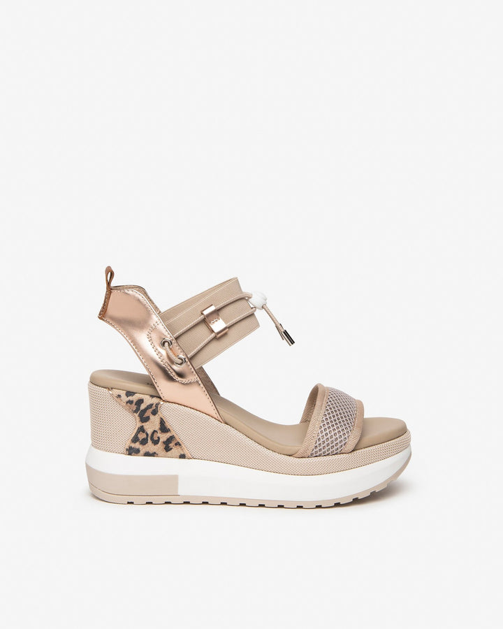 NeroGiardini Plateau-Sandalette Leo, beige-roségold von Bella Vita - Mode &amp; Lifestyle