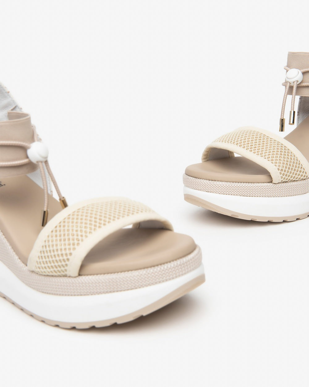 NeroGiardini Plateau-Sandalette, beige von Bella Vita - Mode &amp; Lifestyle