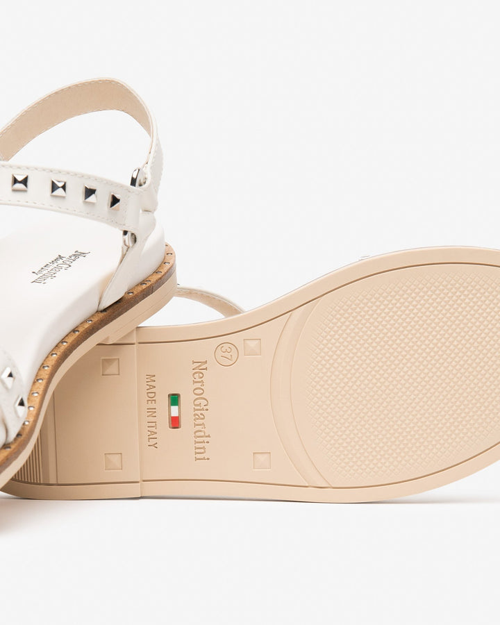 NeroGiardini Riemchensandalen mit Nieten, ecru von Bella Vita - Mode &amp; Lifestyle