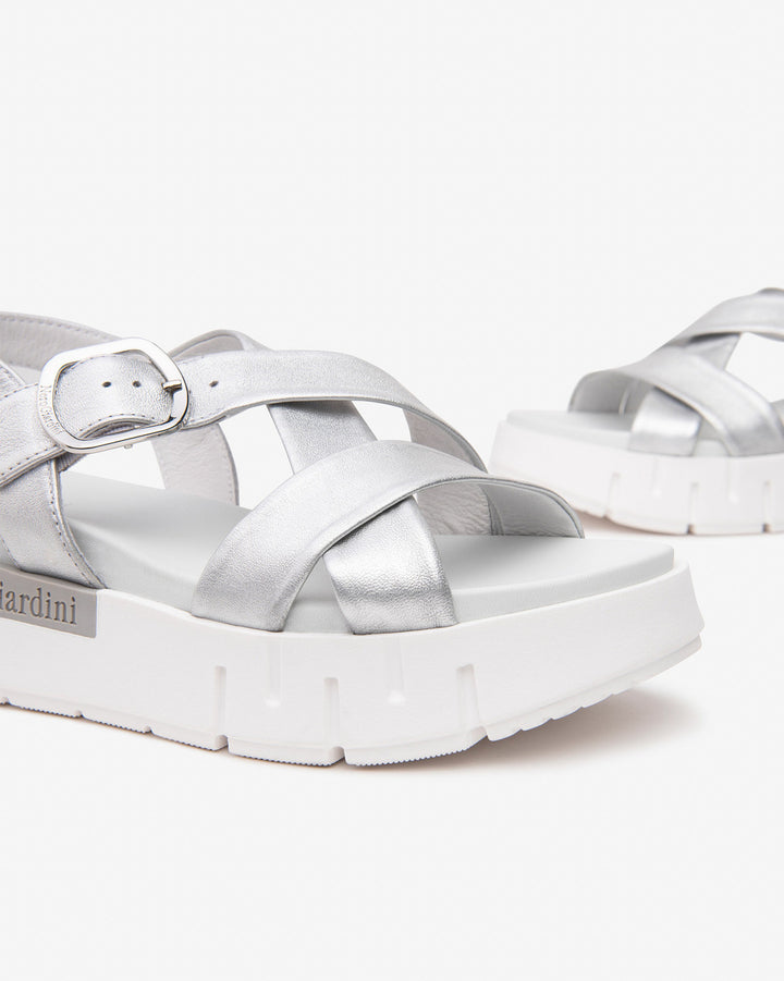 NeroGiardini Sandale,silber von Bella Vita - Mode &amp; Lifestyle