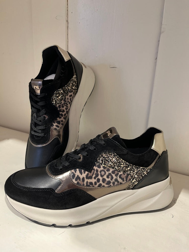 NeroGiardini Sneaker Leo mit Plateausohle, schwarz von Bella Vita - Mode &amp; Lifestyle