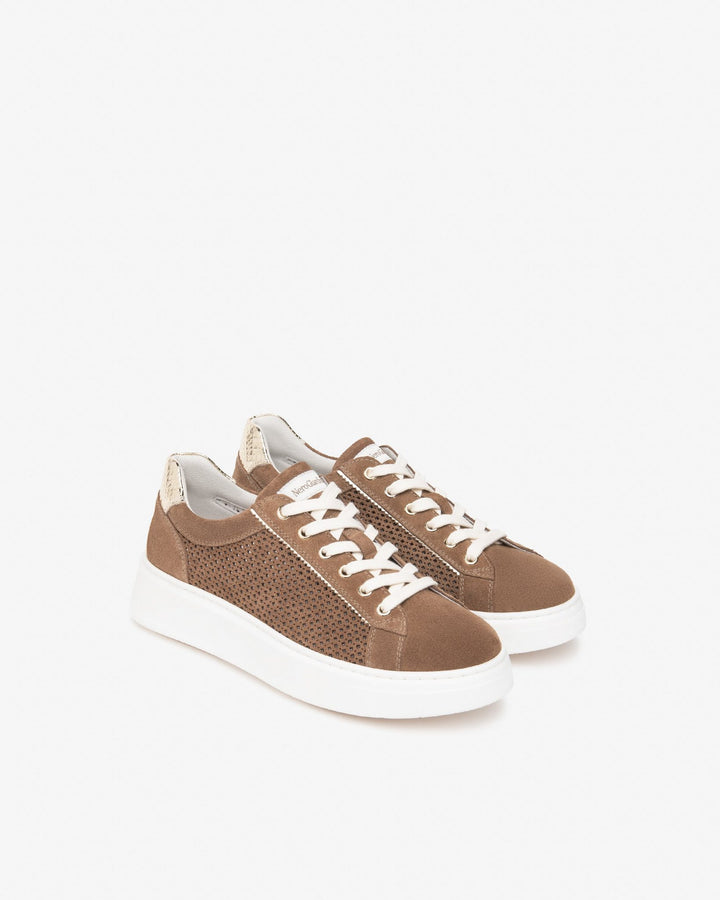 NeroGiardini Sneaker mit Lochmuster, cognac von Bella Vita - Mode &amp; Lifestyle