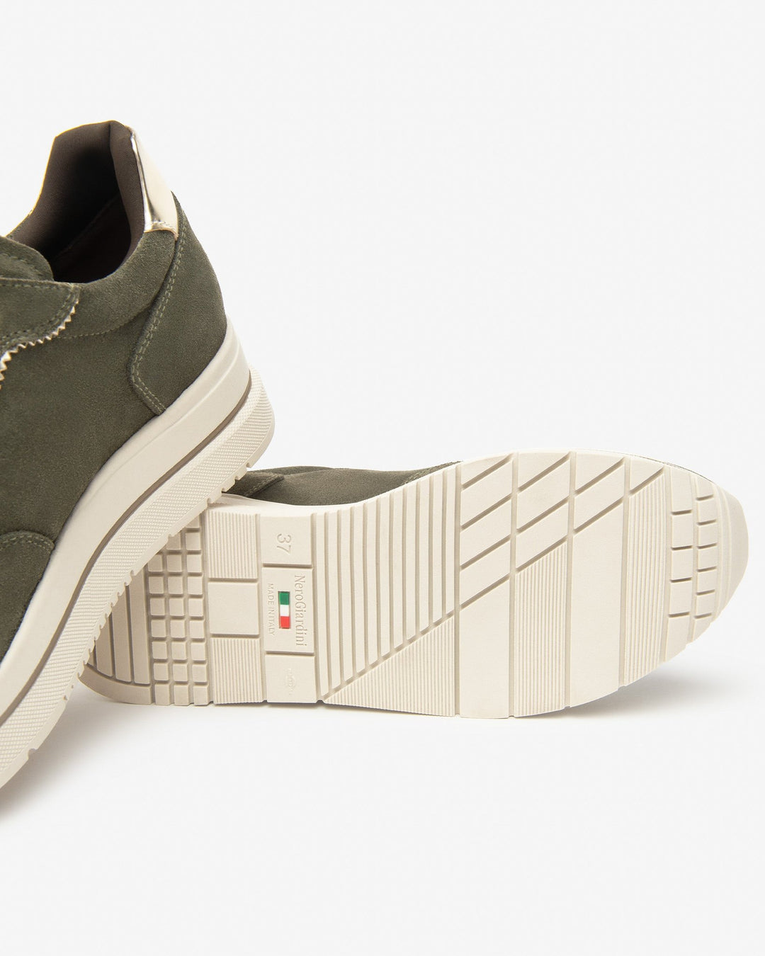 NeroGiardini Sneaker mit Plateausohle, khaki von Bella Vita - Mode &amp; Lifestyle