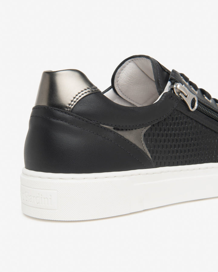 NeroGiardini Sneaker mit Reißverschluss, schwarz von Bella Vita - Mode &amp; Lifestyle