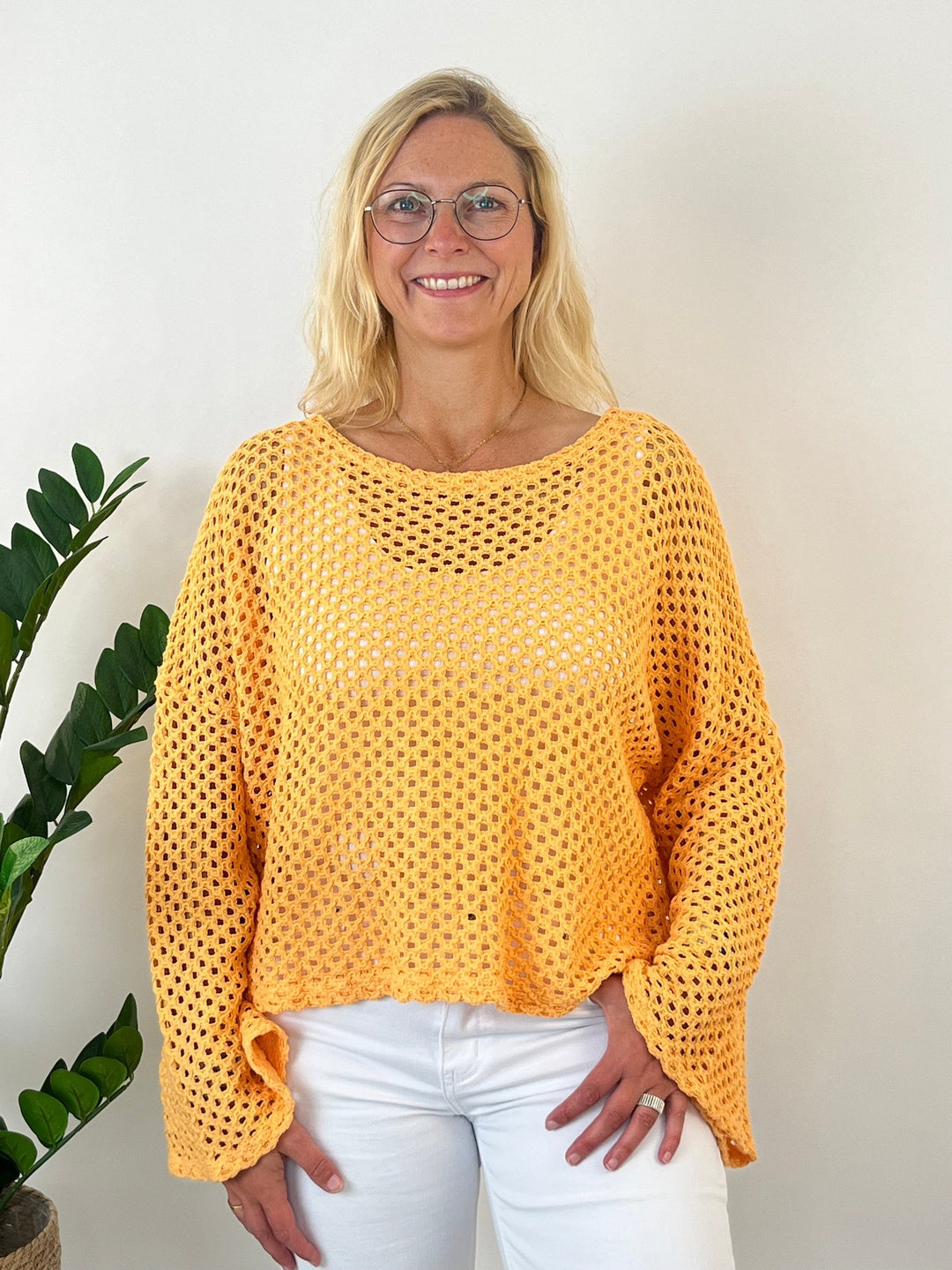 Netzshirt mit Trompetenärmeln, apricot von Bella Vita - Mode & Lifestyle