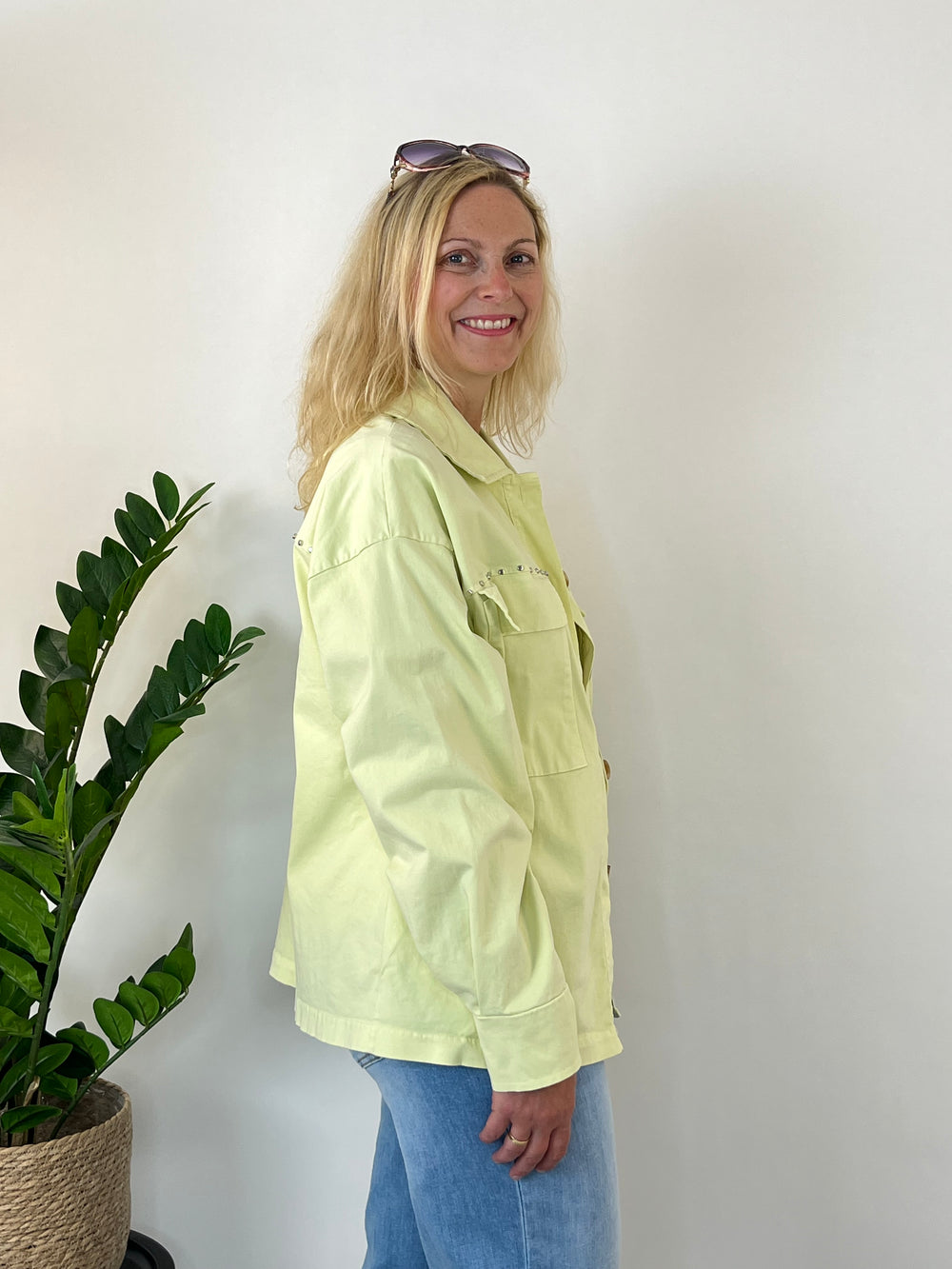 Oversize-Jacke mit Nieten, gelb von Bella Vita - Mode & Lifestyle