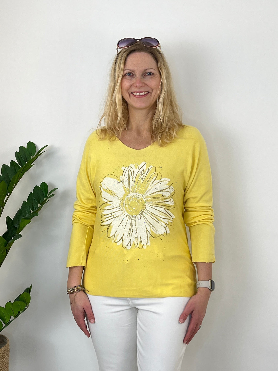 Pullover mit Metallic-Blumenprint, gelb von Bella Vita - Mode & Lifestyle