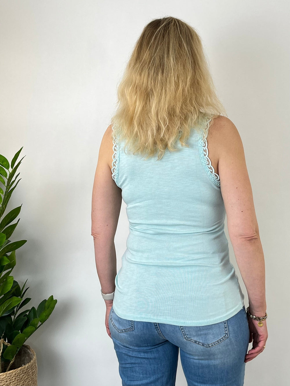 Rippentop mit Spitzenkante, mint von Bella Vita - Mode & Lifestyle
