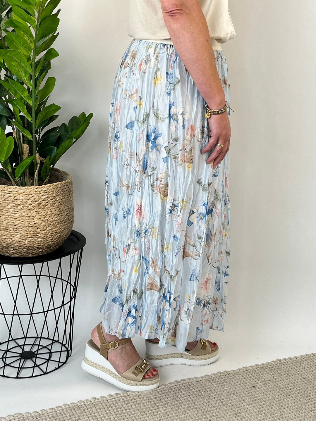Rock im Knitterlook, floral-bedruckt, hellblau von Bella Vita - Mode &amp; Lifestyle